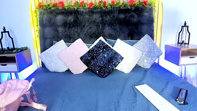 Karlagonzales  online show from February 12, 2025, 7:24 pm