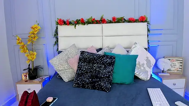 Karlagonzales  online show from March 18, 2025, 5:53 pm