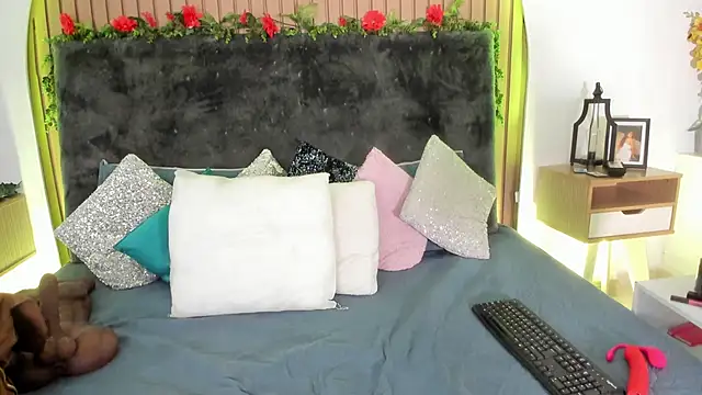 Karlagonzales  online show from March 11, 2026, 6:47 pm