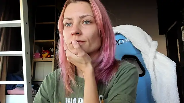 karo123421 online show from October 27, 2025, 9:13 am