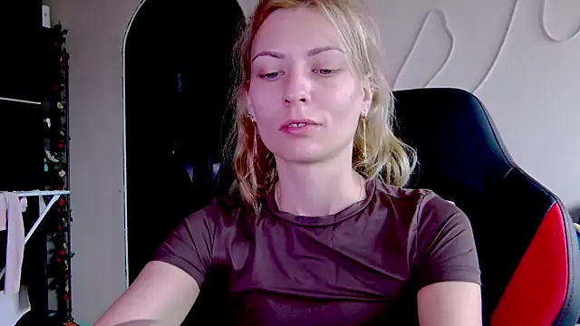 karo123421 online show from November 8, 2025, 10:15 am