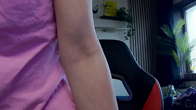 karo123421 online show from March 2, 2026, 7:15 am