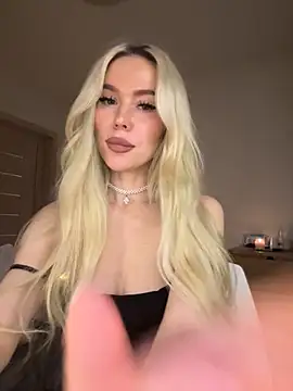 xDinnax online show from November 2, 2025, 1:24 pm