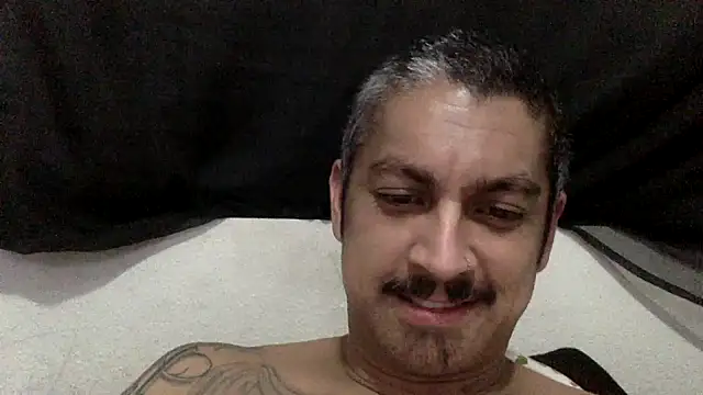 Snapshot of Vision1285 chatting on January 13, 2025, 2:50 am Vision1285 online show from January 13, 2025, 2:50 am