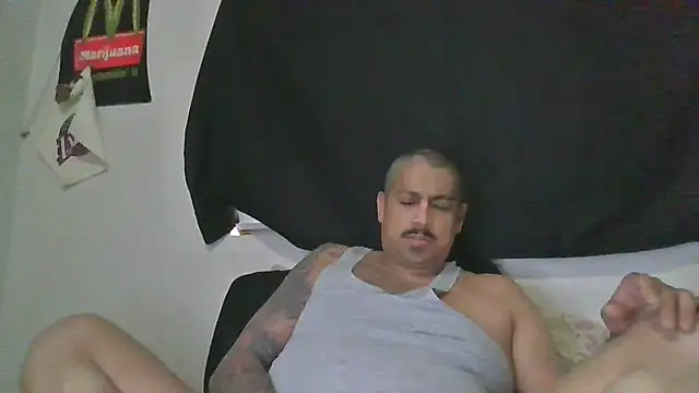 Snapshot of Vision1285 chatting on March 17, 2025, 6:21 pm Vision1285 online show from March 17, 2025, 6:21 pm