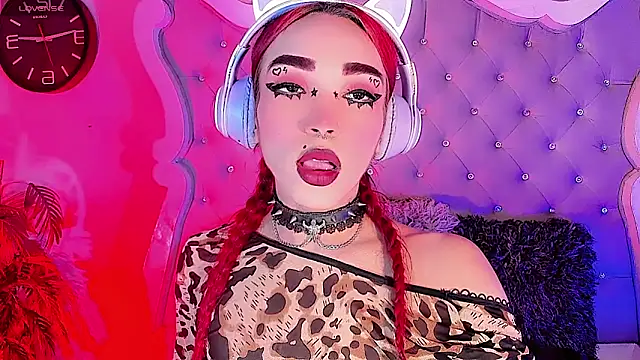 LeyXandrabraz online show from May 15, 2026, 8:05 pm
