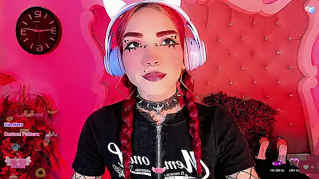 LeyXandrabraz online show from May 26, 2026, 8:05 pm