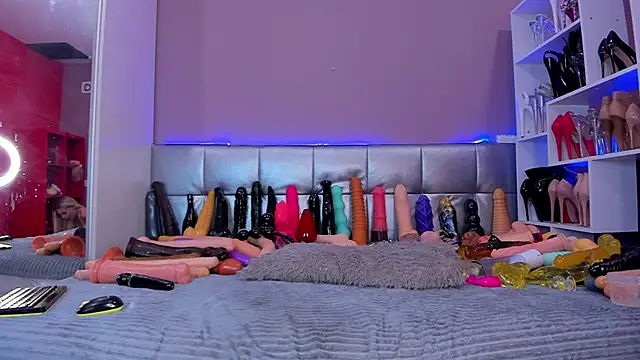 NikkaHOTx online show from February 14, 2025, 8:31 am