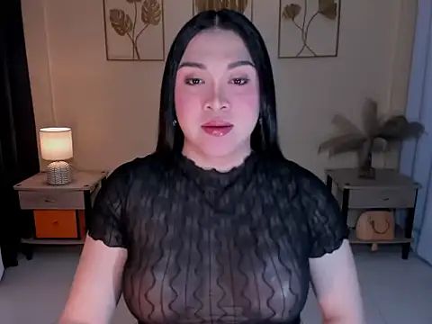 MaxeneCullens online show from December 16, 2025, 1:43 am