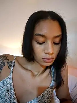 Leaberry online show from November 17, 2025, 10:59 pm