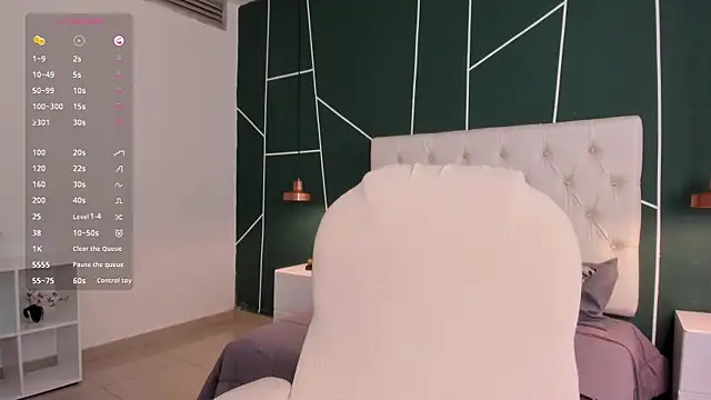 Veronicalanx1 online show from November 19, 2025, 9:37 pm