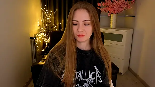 Snapshot of Adelyna_Bird chatting on February 13, 2026, 8:10 am Adelyna Bird online show from February 13, 2026, 8:10 am