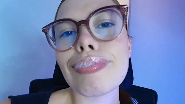 Snapshot of lisbet21x chatting on February 7, 2026, 8:23 pm lisbet21x online show from February 7, 2026, 8:23 pm