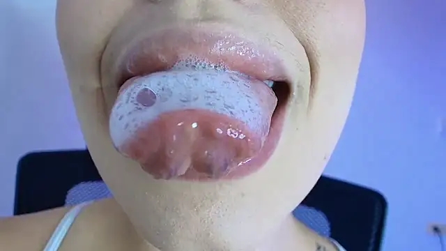 Snapshot of lisbet21x chatting on February 25, 2026, 8:18 pm lisbet21x online show from February 25, 2026, 8:18 pm