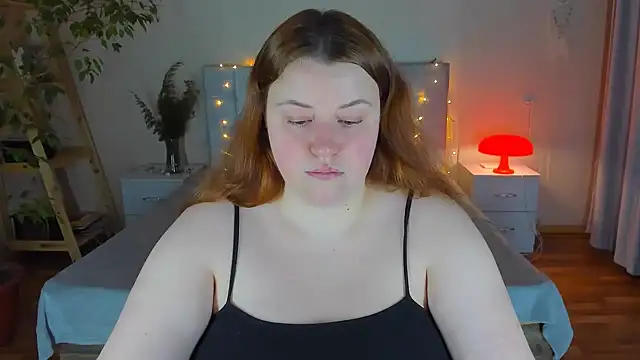 PolinaSalvatore online show from November 3, 2025, 4:41 pm