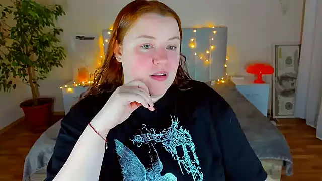 Snapshot of PolinaSalvatore chatting on February 17, 2026, 6:36 pm PolinaSalvatore online show from February 17, 2026, 6:36 pm