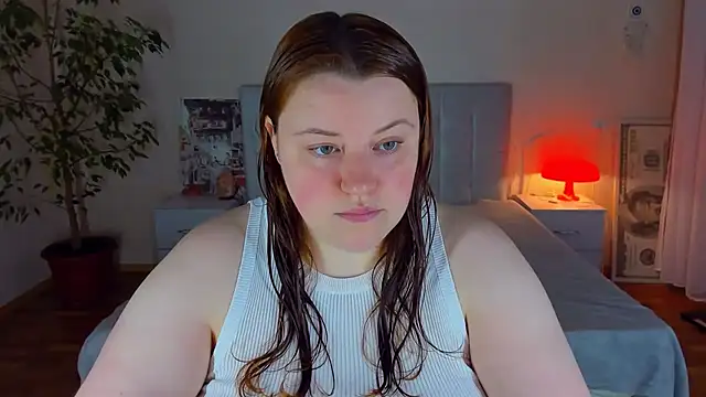 PolinaSalvatore online show from May 21, 2026, 4:58 pm