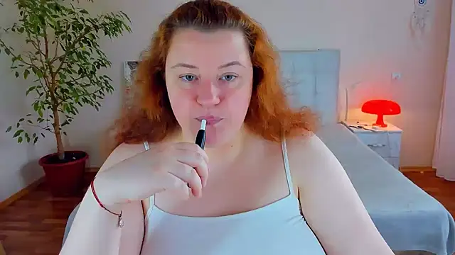 PolinaSalvatore online show from May 28, 2026, 11:40 am