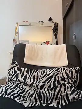 girl tatto13 online show from November 16, 2025, 11:32 pm