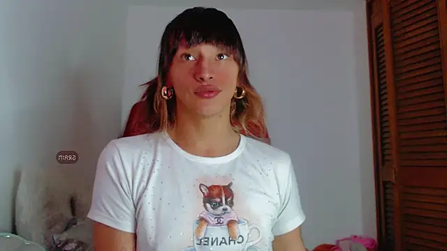 Snapshot of Summer_XO chatting on December 11, 2024, 1:58 am Summer XO online show from December 11, 2024, 1:58 am