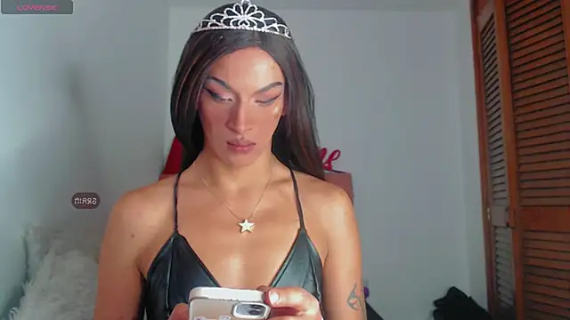 Snapshot of Summer_XO chatting on January 8, 2025, 1:53 am Summer XO online show from January 8, 2025, 1:53 am