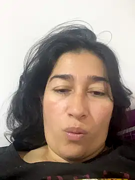 andreaisis2 online show from November 25, 2025, 1:55 pm