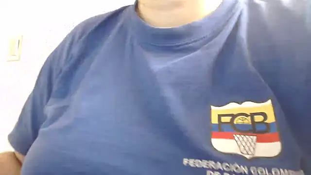 andreaisis2 online show from June 26, 2026, 5:28 pm