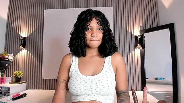 Zafiiraa online show from October 16, 2025, 11:44 am