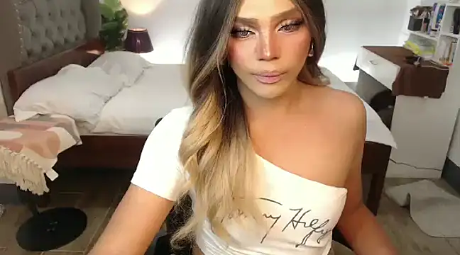 liaa lurrecams online show from March 2, 2025, 6:08 pm