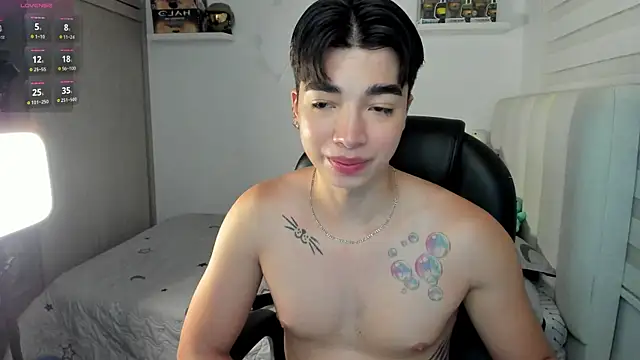 santy7v7 online show from November 26, 2025, 1:23 pm