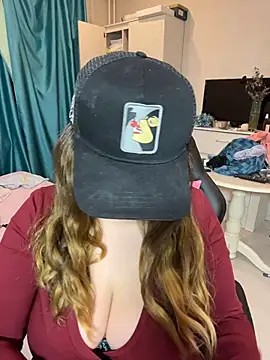 DienkaGreen online show from February 7, 2026, 3:32 am