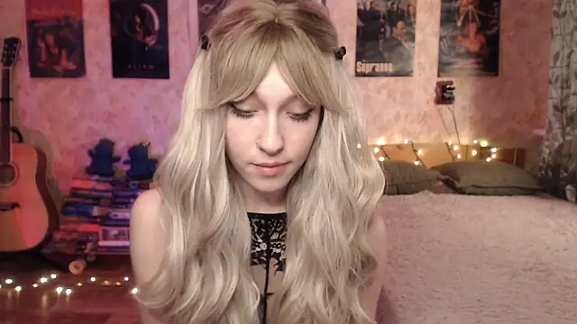 Friendly Ellie online show from January 14, 2025, 1:49 pm