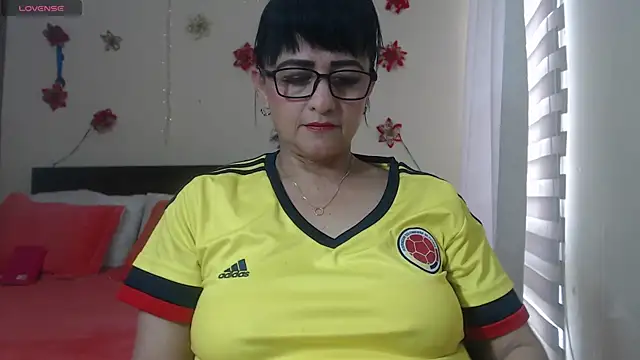 Snapshot of ISABEEL_SOFIA01 chatting on March 20, 2025, 3:36 pm ISABEEL SOFIA01 online show from March 20, 2025, 3:36 pm