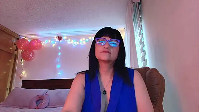 Snapshot of ISABEEL_SOFIA01 chatting on February 24, 2026, 12:36 pm ISABEEL SOFIA01 online show from February 24, 2026, 12:36 pm