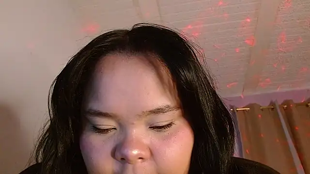 Snapshot of sexychubby___ chatting on February 15, 2026, 6:59 pm sexychubby online show from February 15, 2026, 6:59 pm