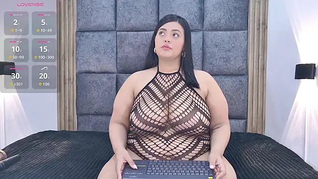 Snapshot of AmandaRousel chatting on December 18, 2025, 1:06 pm AmandaRousel online show from December 18, 2025, 1:06 pm