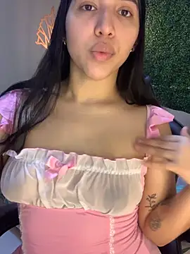 Amandanauty online show from November 3, 2025, 7:26 pm