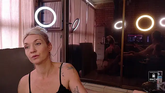 Snapshot of MissLMrJ chatting on October 20, 2025, 6:58 am MissLMrJ online show from October 20, 2025, 6:58 am