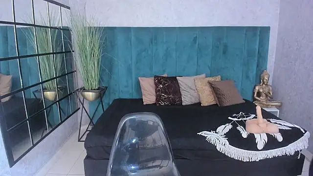 cintiagreyx online show from February 10, 2026, 11:25 am