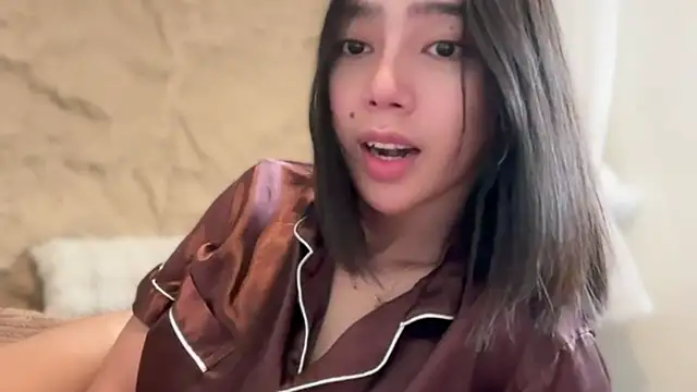 Snapshot of GenesisCastillano chatting on March 5, 2026, 2:29 am GenesisCastillano online show from March 5, 2026, 2:29 am