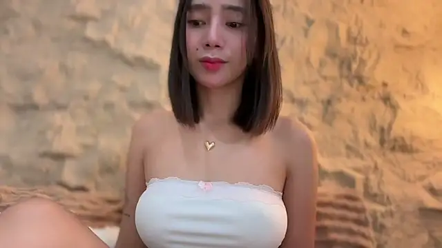 Snapshot of GenesisCastillano chatting on March 31, 2026, 3:52 am GenesisCastillano online show from March 31, 2026, 3:52 am