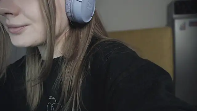 Snapshot of mollytuck chatting on January 18, 2025, 12:04 pm mollytuck online show from January 18, 2025, 12:04 pm