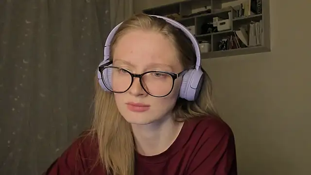 Snapshot of mollytuck chatting on September 18, 2025, 3:03 pm mollytuck online show from September 18, 2025, 3:03 pm