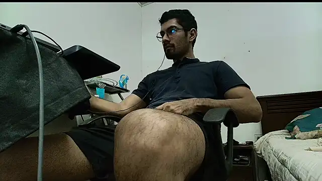 Snapshot of x-sebastian chatting on April 4, 2026, 8:17 pm x-sebastian online show from April 4, 2026, 8:17 pm
