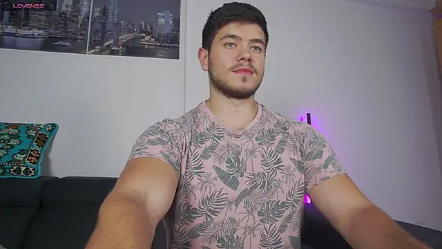 Snapshot of Arilas_ chatting on November 14, 2025, 2:27 pm Arilas online show from November 14, 2025, 2:27 pm