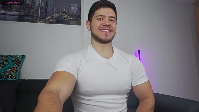 Snapshot of Arilas_ chatting on November 15, 2025, 7:38 am Arilas online show from November 15, 2025, 7:38 am