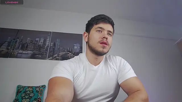 Snapshot of Arilas_ chatting on November 21, 2025, 7:29 am Arilas online show from November 21, 2025, 7:29 am