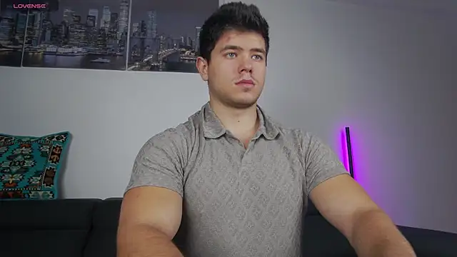 Snapshot of Arilas_ chatting on November 27, 2025, 7:32 am Arilas online show from November 27, 2025, 7:32 am