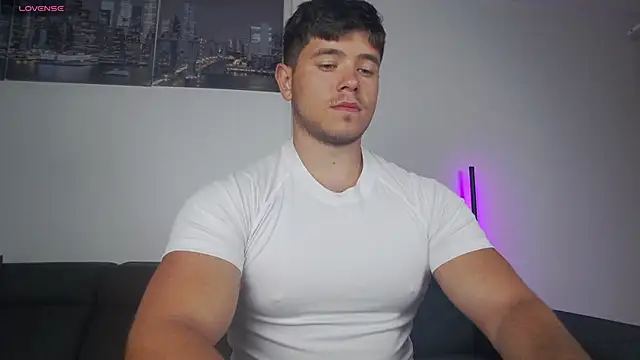 Snapshot of Arilas_ chatting on December 18, 2025, 7:25 am Arilas online show from December 18, 2025, 7:25 am