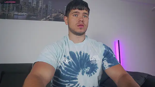 Snapshot of Arilas_ chatting on December 20, 2025, 7:37 am Arilas online show from December 20, 2025, 7:37 am